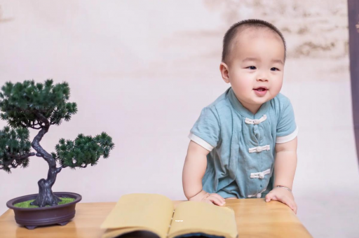 朝阳宝宝爱吐奶是什么原因