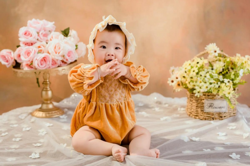 朝阳宝宝吐舌头怎么回事